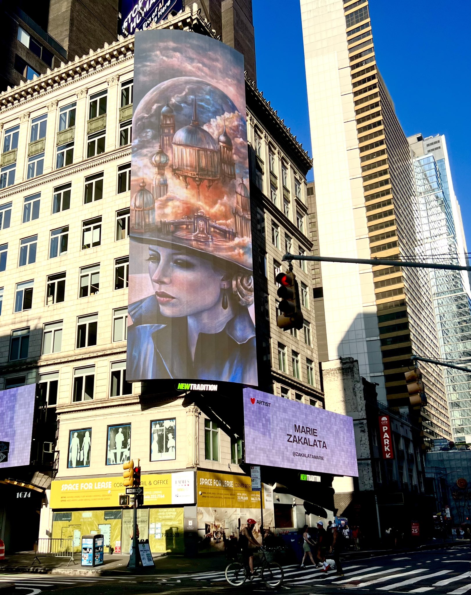 New York mon travail a été présenté sur un panneau d'affichage à Manhattan lors de l'exposition NFT.NYC